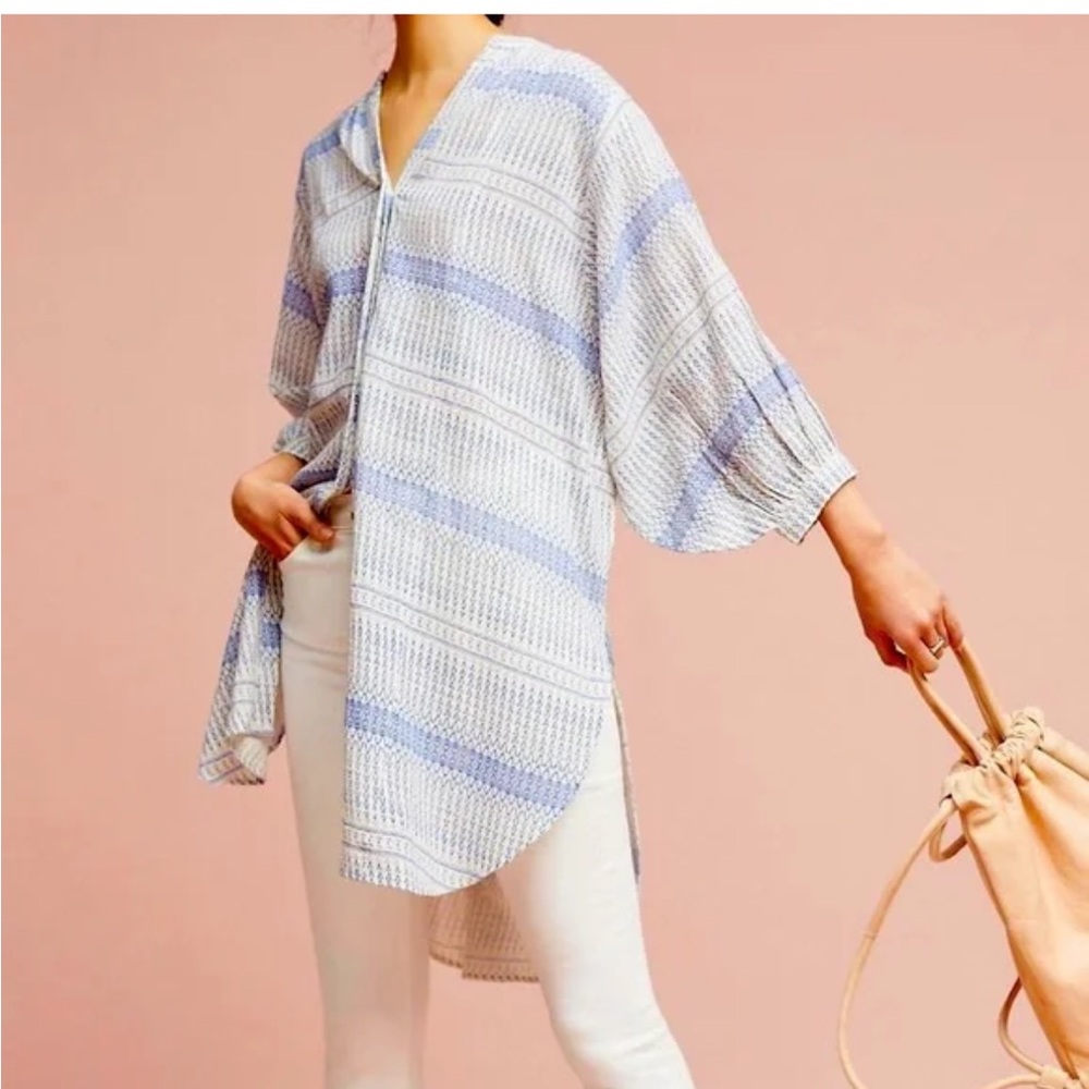 Maeve Tunic 🩵⚪️